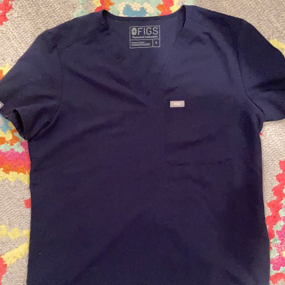 FIGS Catarina one-pocket scrub top. Gently worn.